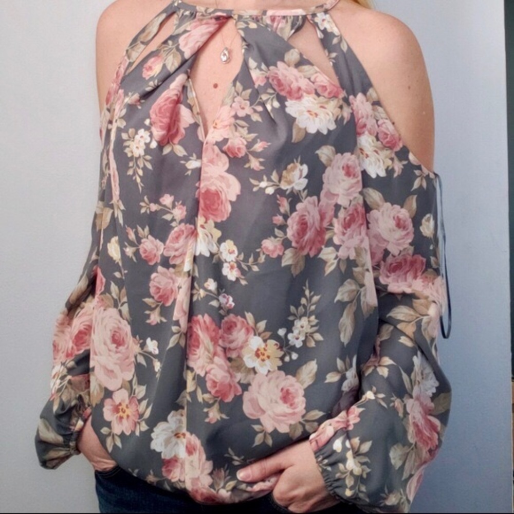 NWOT SM-Floral Cold Shoulder Blouse-Bold Elements